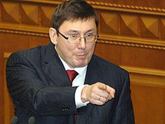 Луценко требует судить всех, кто его посадил Луценко требует судить всех, кто его посадил