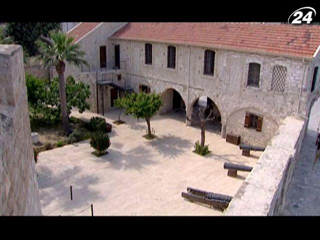 Ларнака совместила в себе старинную архитектуру, историю и современные бутики Ларнака совместила в себе старинную архитектуру, историю и современные бутики