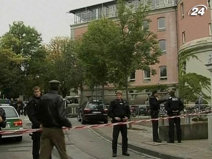 В Карлсруэ вооруженный мужчина захватил несколько заложников