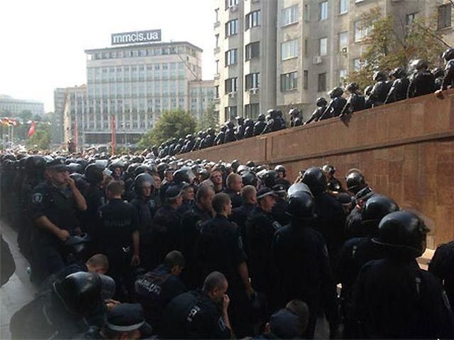 УНИАН: В Киев стягивают "беркутовцев" УНИАН: В Киев стягивают "беркутовцев"