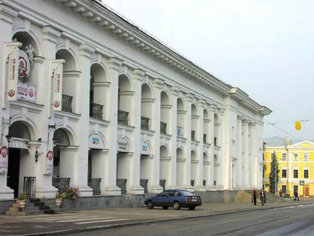Рада дозволила приватизувати Гостинний двір Рада дозволила приватизувати Гостинний двір