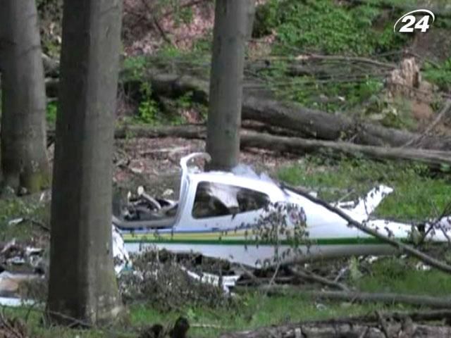 На Закарпатье разбился самолет с пограничниками на борту На Закарпатье разбился самолет с пограничниками на борту