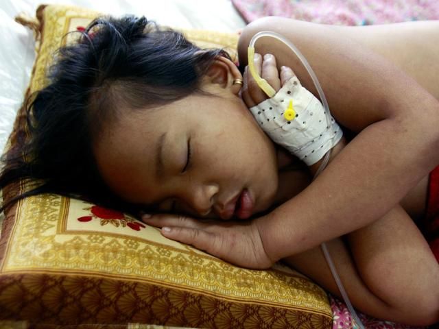 У Камбоджі невідома хвороба забрала життя 60 дітей