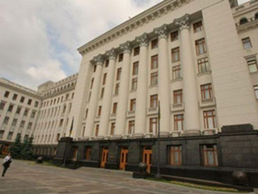 Защитникам русского языка возле АП платят по 15 гривен в час Защитникам русского языка возле АП платят по 15 гривен в час