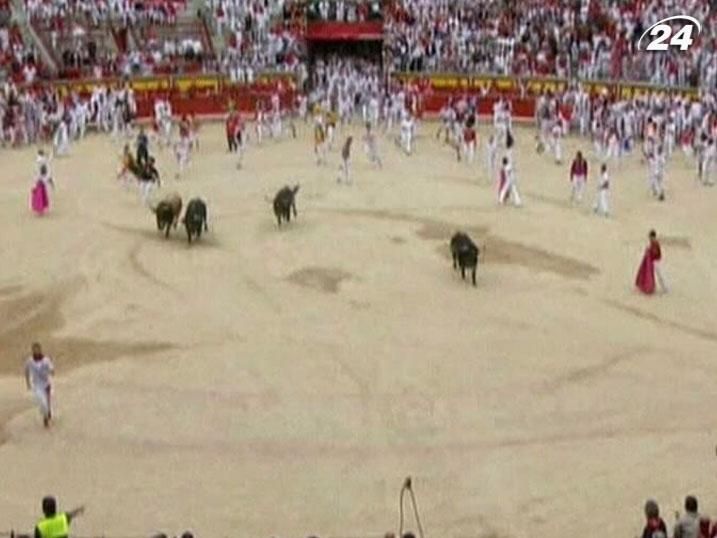 В іспанській Памплоні відкрився фестиваль "Сан Фермін" В іспанській Памплоні відкрився фестиваль "Сан Фермін"