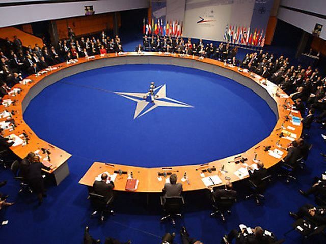 НАТО отказала Турции в бесполетной зоне над Сирией