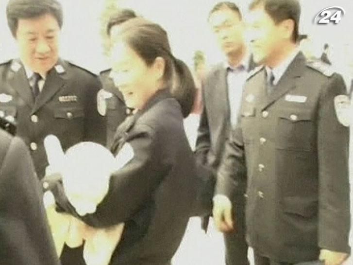 У Китаї заарештовано 802 людей за підозрою у торгівлі дітьми У Китаї заарештовано 802 людей за підозрою у торгівлі дітьми