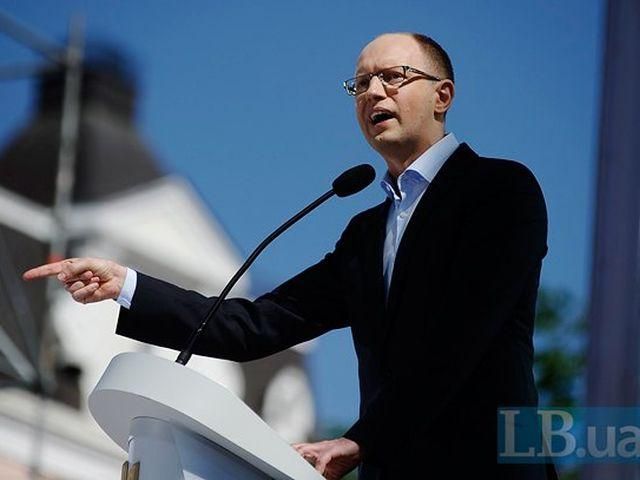 Біля Українського дому залишиться невелика група людей Біля Українського дому залишиться невелика група людей