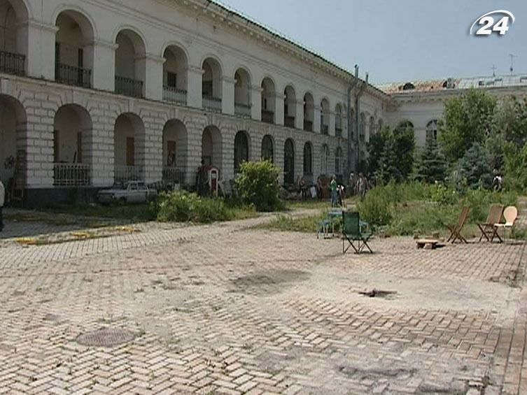 Гостиний двір намагаються продати без конкурсу Гостиний двір намагаються продати без конкурсу