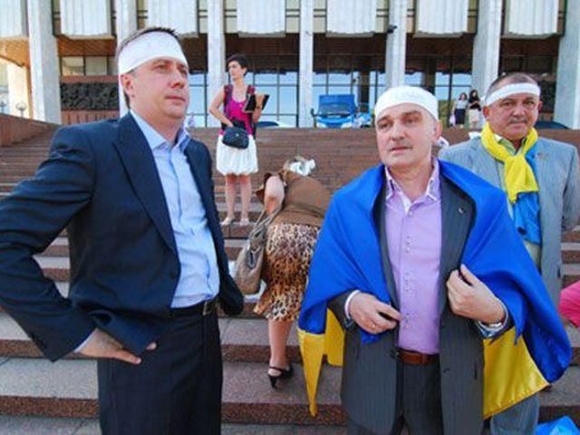 Депутаты прекратили голодовку против "языкового" закона Депутаты прекратили голодовку против "языкового" закона