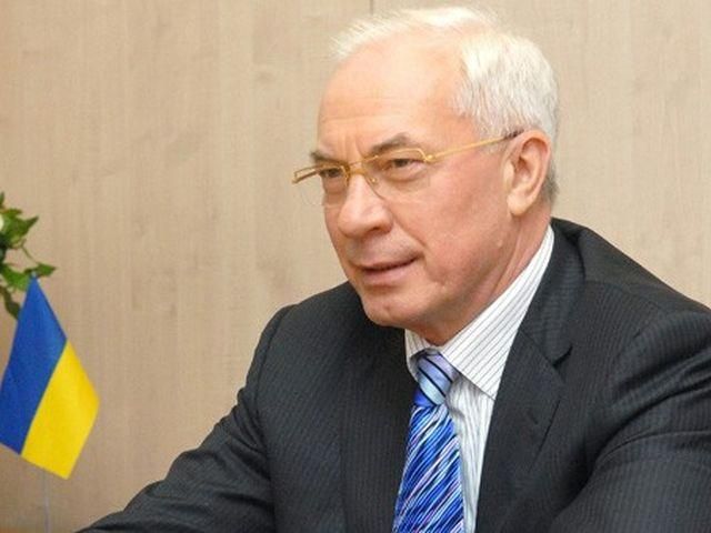 Азаров поздравил украинцев "с праздником Купала" Азаров поздравил украинцев "с праздником Купала"