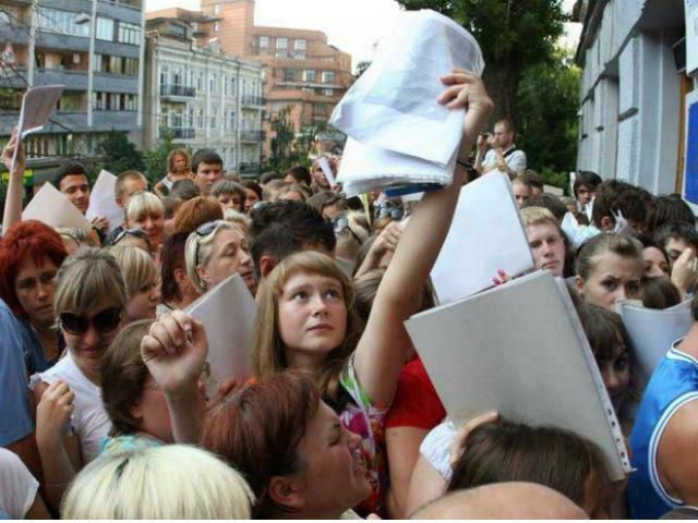За перші дні вступної кампанії заяви подали більше 221 тисячі абітурієнтів За перші дні вступної кампанії заяви подали більше 221 тисячі абітурієнтів