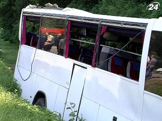 У зв'язку з загибеллю російських туристів Янукович висловив співчуття Путіну У зв'язку з загибеллю російських туристів Янукович висловив співчуття Путіну