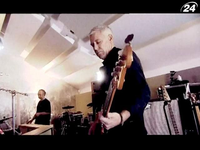 Бывшую помощницу басиста U2 осудили за кражу Бывшую помощницу басиста U2 осудили за кражу