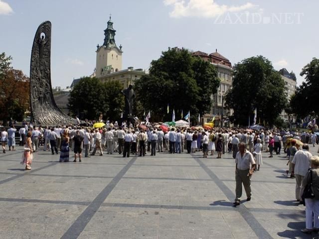 Львів'яни - проти "мовного" закону: Ми мирні люди, але свого нікому не віддамо