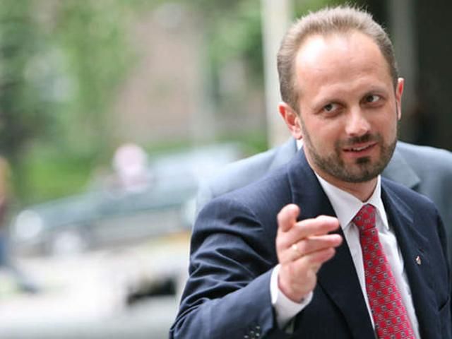 Бессмертный считает, что дело Луценко - политическая месть Януковича Бессмертный считает, что дело Луценко - политическая месть Януковича