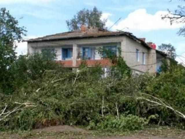 Негода на Волині: без дахів залишилося 37 будинків