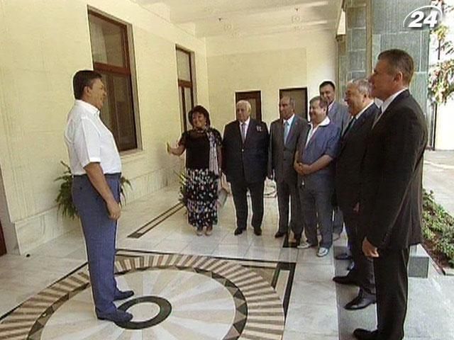 Віктор Янукович відзначає свій день народження у Криму Віктор Янукович відзначає свій день народження у Криму