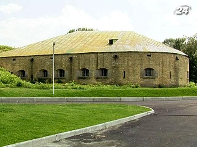 "Київська фортеця" руйнується через ЄВРО-2012 "Київська фортеця" руйнується через ЄВРО-2012