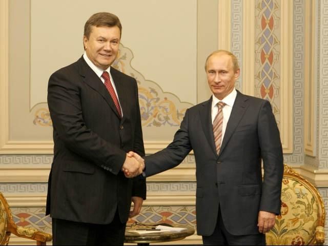 Путин поздравлял Януковича по телефону