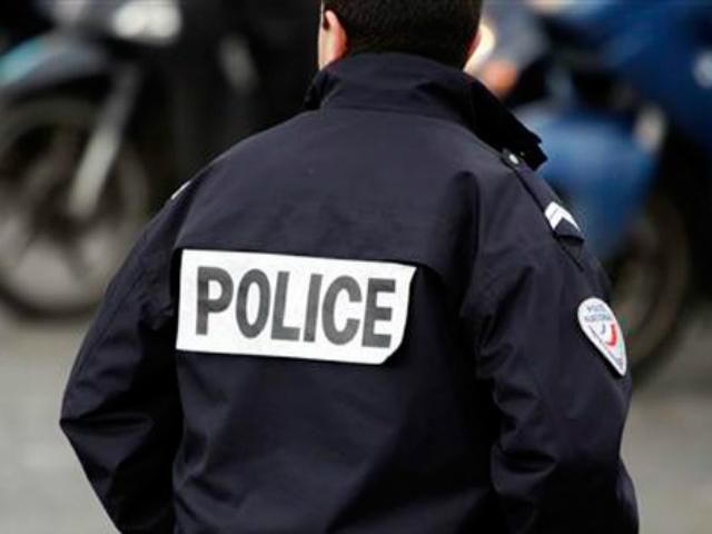 Во Франции неизвестный захватил заложников в детском саду Во Франции неизвестный захватил заложников в детском саду