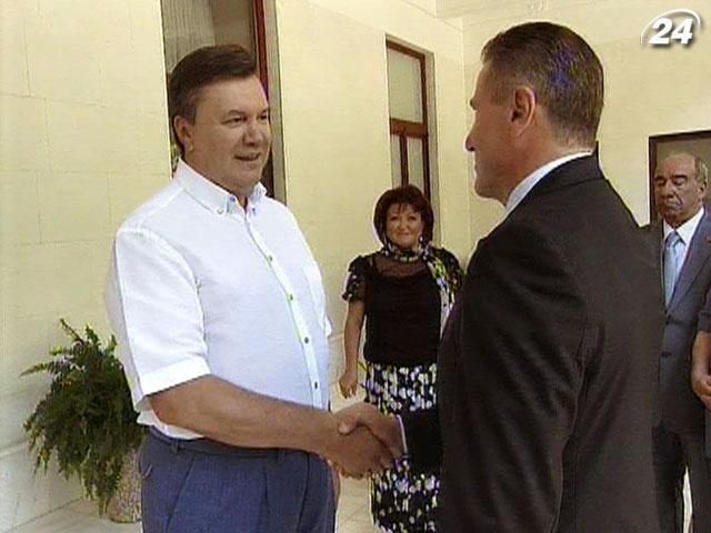 Януковича в Крыму поздравляли друиды, российские певцы и регионалы
