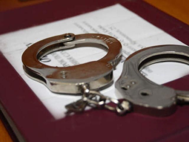 Милиционера арестовали за избиение и изнасилование задержанного Милиционера арестовали за избиение и изнасилование задержанного