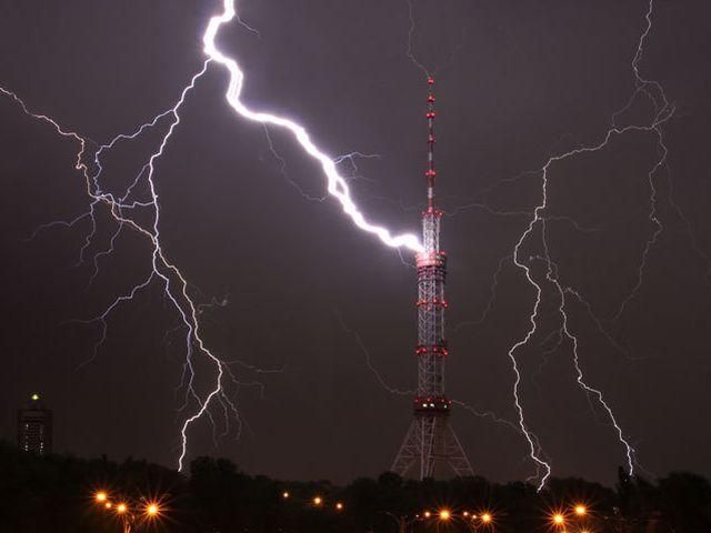 У Києві оголосили штормове попередження - 10 липня 2012 - Телеканал новин 24 У Києві оголосили штормове попередження - 10 липня 2012 - Телеканал новин 24