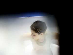 В Великобритании разрешили подглядывать за девушками в душе В Великобритании разрешили подглядывать за девушками в душе