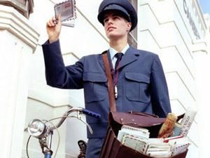 США: Фальшивий листоноша пограбував два банки за 10 хвилин США: Фальшивий листоноша пограбував два банки за 10 хвилин