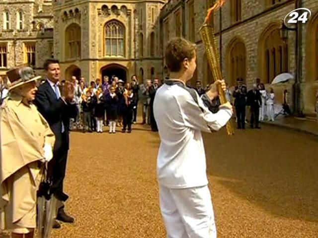 Естафета Олімпійського вогню пройшла через королівський маєток Естафета Олімпійського вогню пройшла через королівський маєток