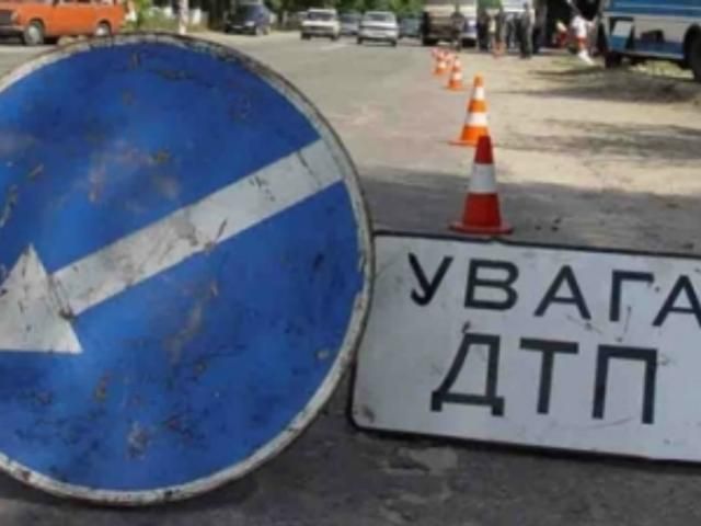 В Харькове в ДТП погибли два человека, 14 - травмированы