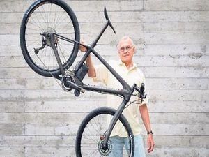 Швейцарець створив найлегший у світі гірський велосипед