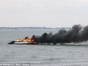 Яхта за 419 тисяч доларів вибухнула через 15 хв. після покупки