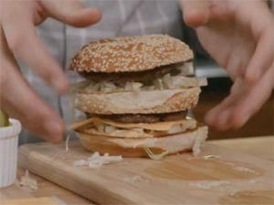 Шеф-кухар McDonald's розповів рецепт соусу бургера "Біг-Мак" Шеф-кухар McDonald's розповів рецепт соусу бургера "Біг-Мак"