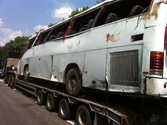 Водій російського автобуса попросив вибачення у родичів загиблих Водій російського автобуса попросив вибачення у родичів загиблих