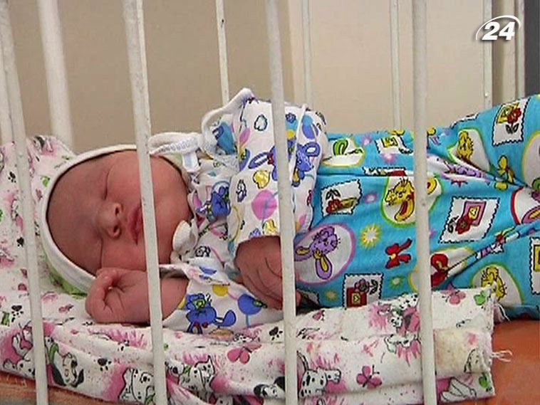 У Маріуполі 20-річна жінка народила хлопчика вагою 6 кг У Маріуполі 20-річна жінка народила хлопчика вагою 6 кг