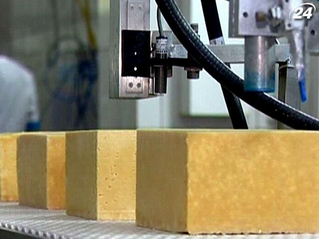 Україна з кожним місяцем нарощує експорт твердих сирів Україна з кожним місяцем нарощує експорт твердих сирів