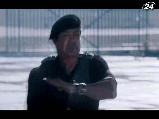 "Неудержимые -2": Команда "неудержимых" мстит за смерть друга "Неудержимые -2": Команда "неудержимых" мстит за смерть друга