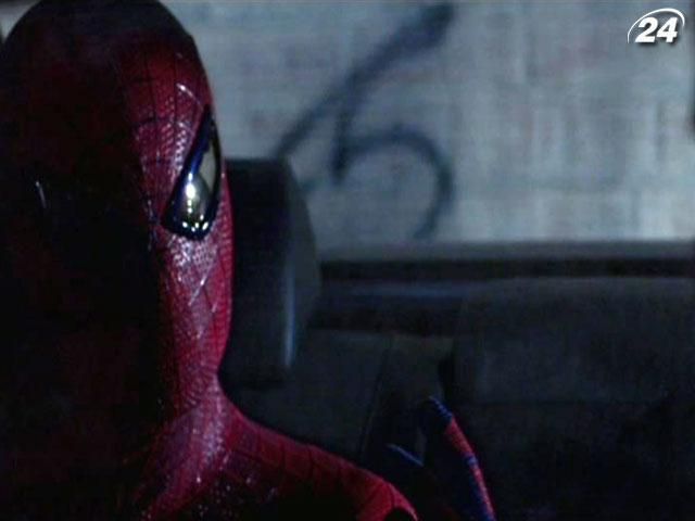 "Новый человек-паук": главный герой получает сверхспособности от укуса паука