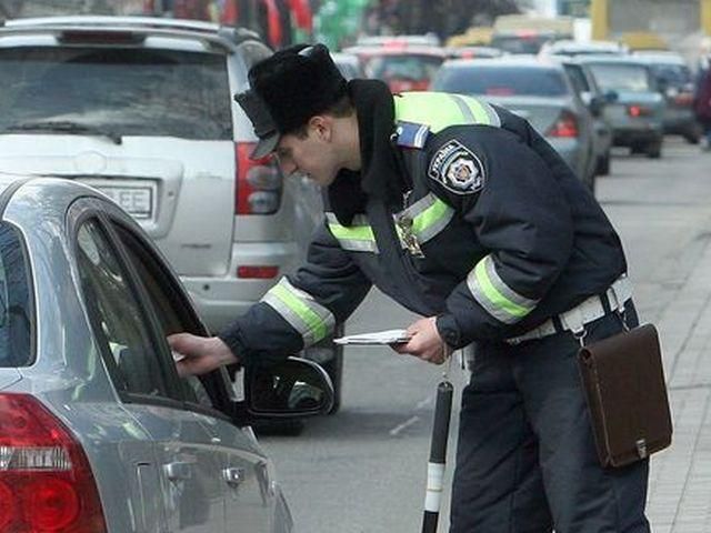 ГАИшника посадили за то, что обругал и отобрал телефон у водителя ГАИшника посадили за то, что обругал и отобрал телефон у водителя