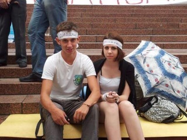 Голодувальники вимагають почистити ряди опозиції Голодувальники вимагають почистити ряди опозиції