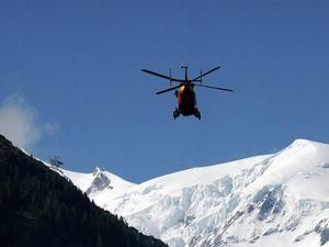 У французькому курорті призупинили рятувальну операцію У французькому курорті призупинили рятувальну операцію