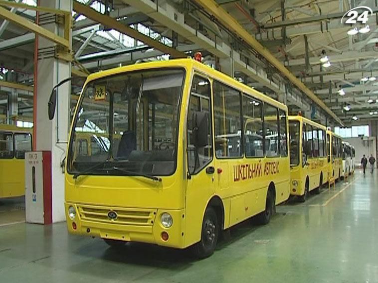 Український автопром скоротив випуск автомобілів та автобусів