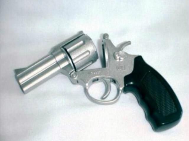 Одесситы ограбили магазин с помощью игрушечного пистолета