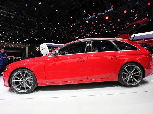 В Женеве представили новый спорткар Audi RS4 В Женеве представили новый спорткар Audi RS4
