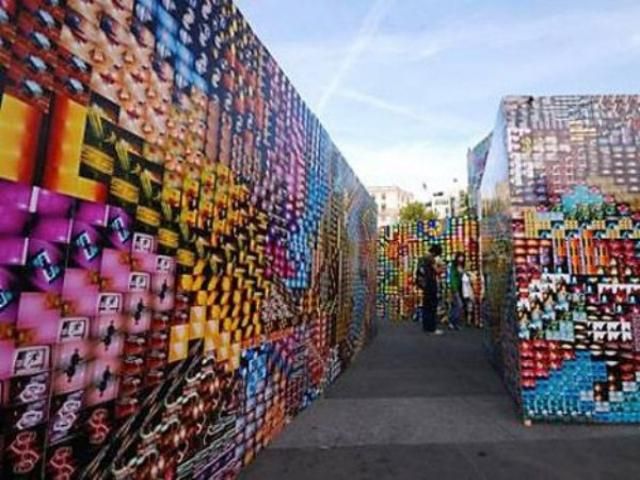 До Олімпіади в Лондоні відкрили стіну з ломографічними фотографіями До Олімпіади в Лондоні відкрили стіну з ломографічними фотографіями