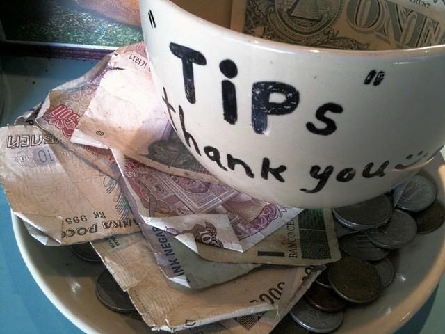 Официантка получила 500 долларов "на чай"