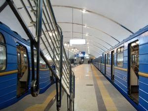 Станцію київського метро "Палац спорту" закриють на дві години