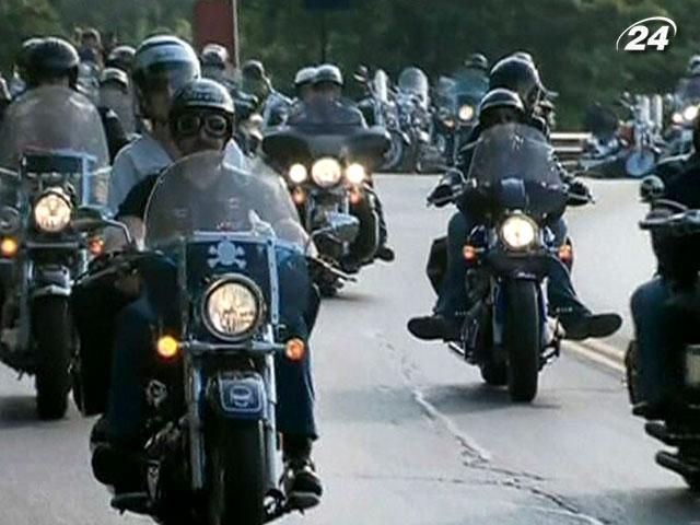 У провінції Онтаріо Канади пройшов традиційний зліт байкерів У провінції Онтаріо Канади пройшов традиційний зліт байкерів